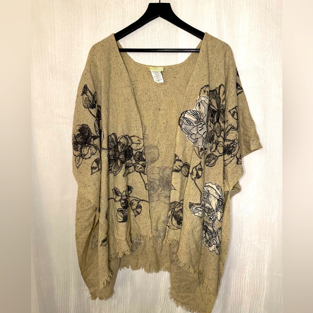 Petanu by Pasmma anthopologie floral shall womens preloved one size beige